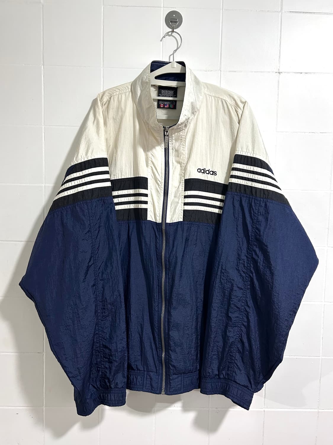 아디다스 80s 투팍 hit em up 바람막이 상품이미지2