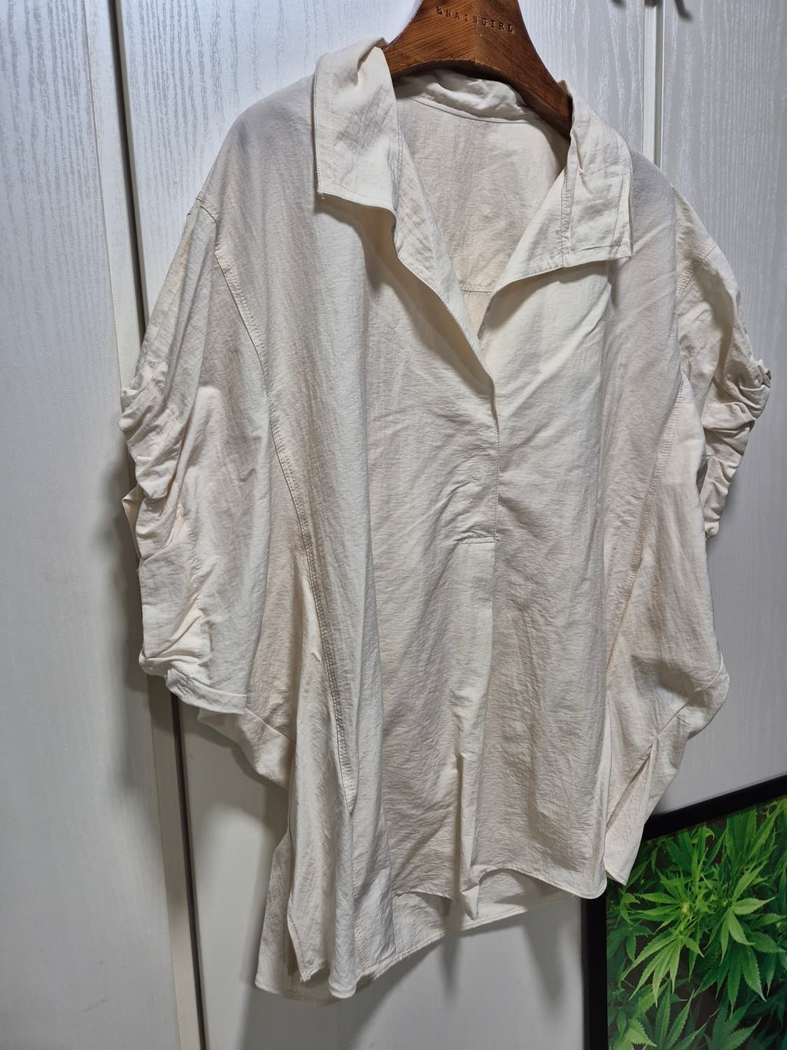 (타임세일)(새상품)Day 베이지 반팔 블라우스 상품이미지2