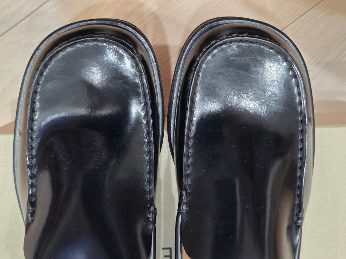 르메르 로퍼 Shiny Calfskin Leather 상품이미지4