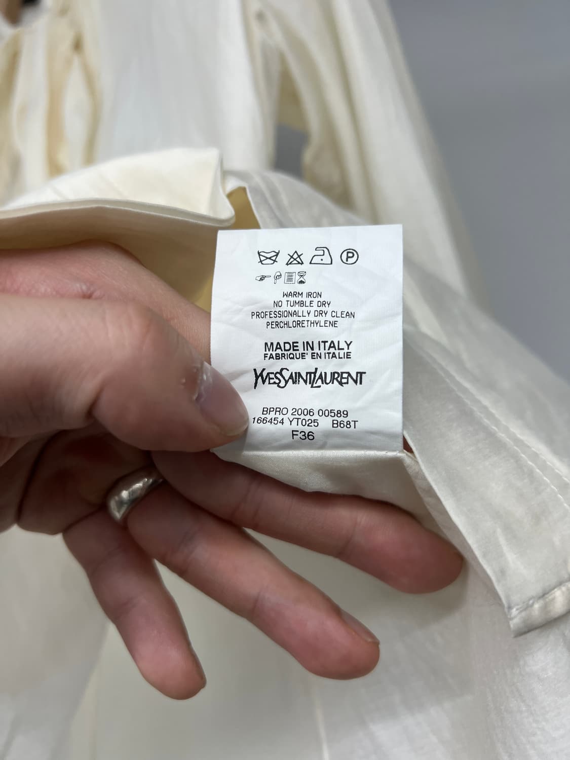 2006 입생로랑 리브고쉬 핀턱 블라우스 상품이미지7