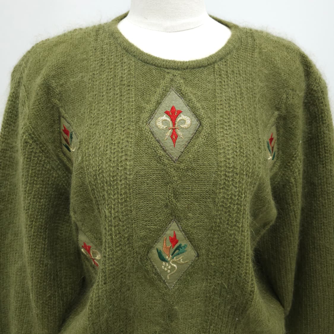 올리브그린 모헤어 다이아 패턴 자수니트 스웨터  상품이미지4