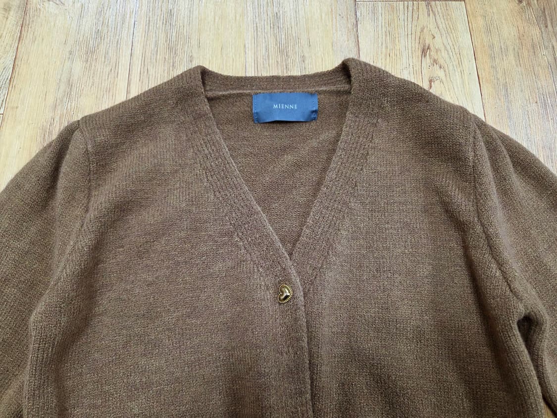 미엔느(MIENNE) 하트버튼 니트가디건 프리사이즈 새상품 상품이미지2