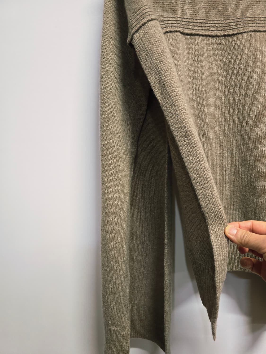 BOWEN 보웬 폭스퍼카라 숄 가디건 베이지 상품이미지7