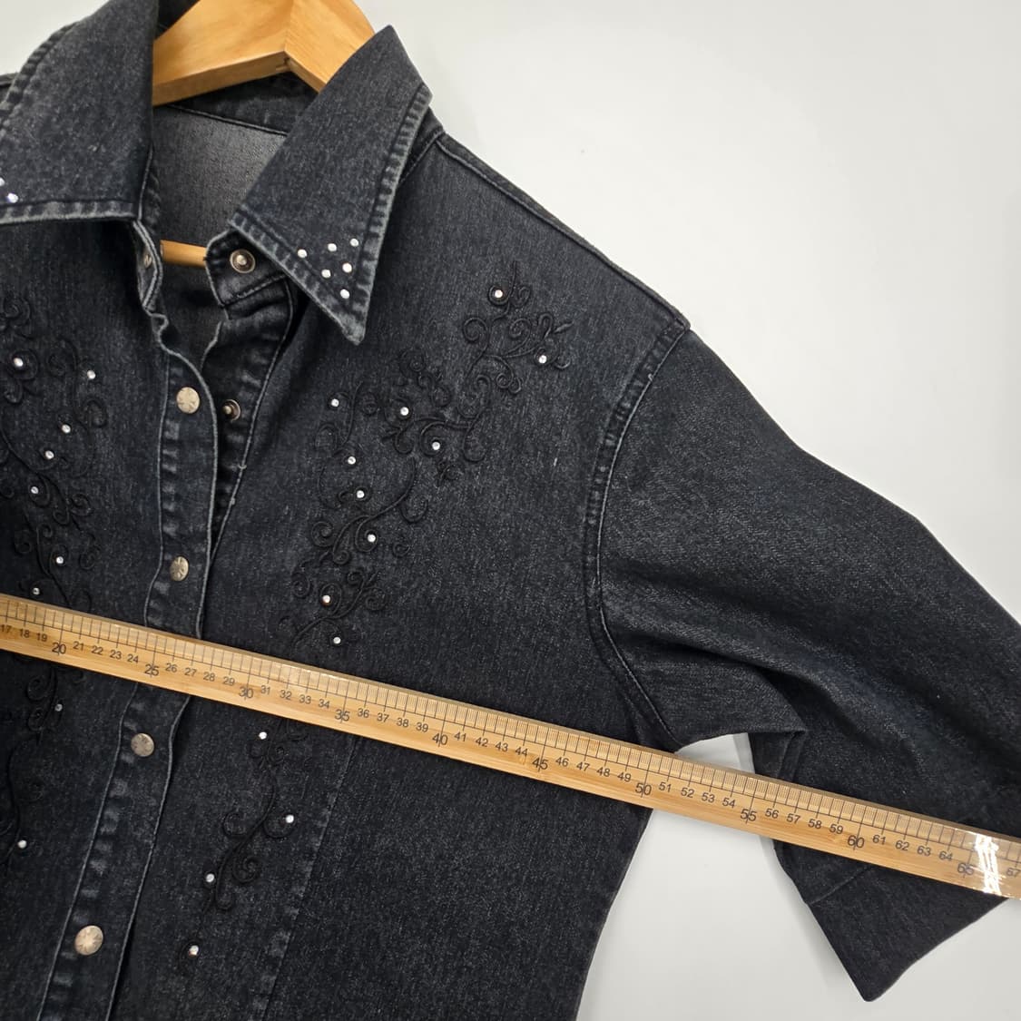 일본 빈티지 블랙 데님 스톤 장식 꽃 자수 반팔 남방 상품이미지4