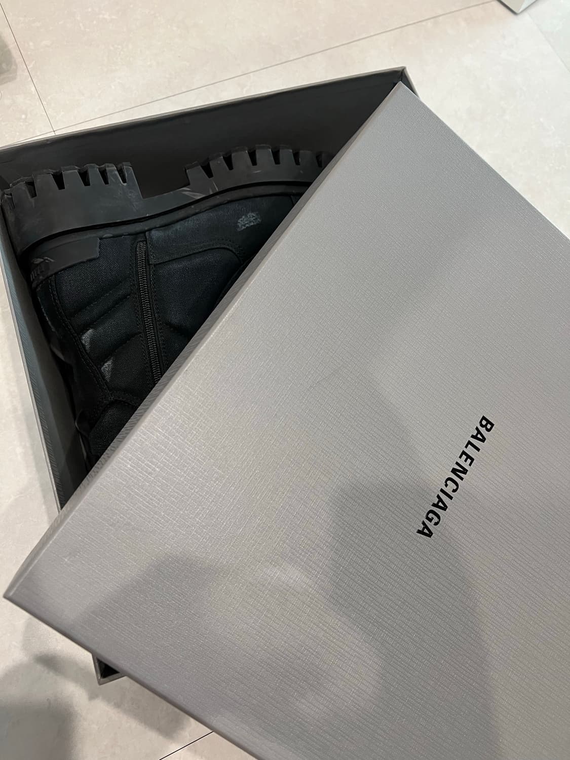 발렌시아가 스트라이크 41SIZE 상품이미지4