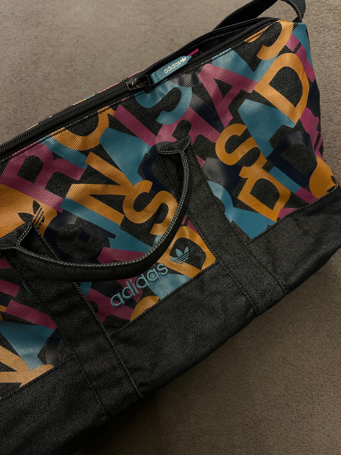 아디다스 올드스쿨 빈티지 쇼퍼 크로스백 처분  상품이미지2