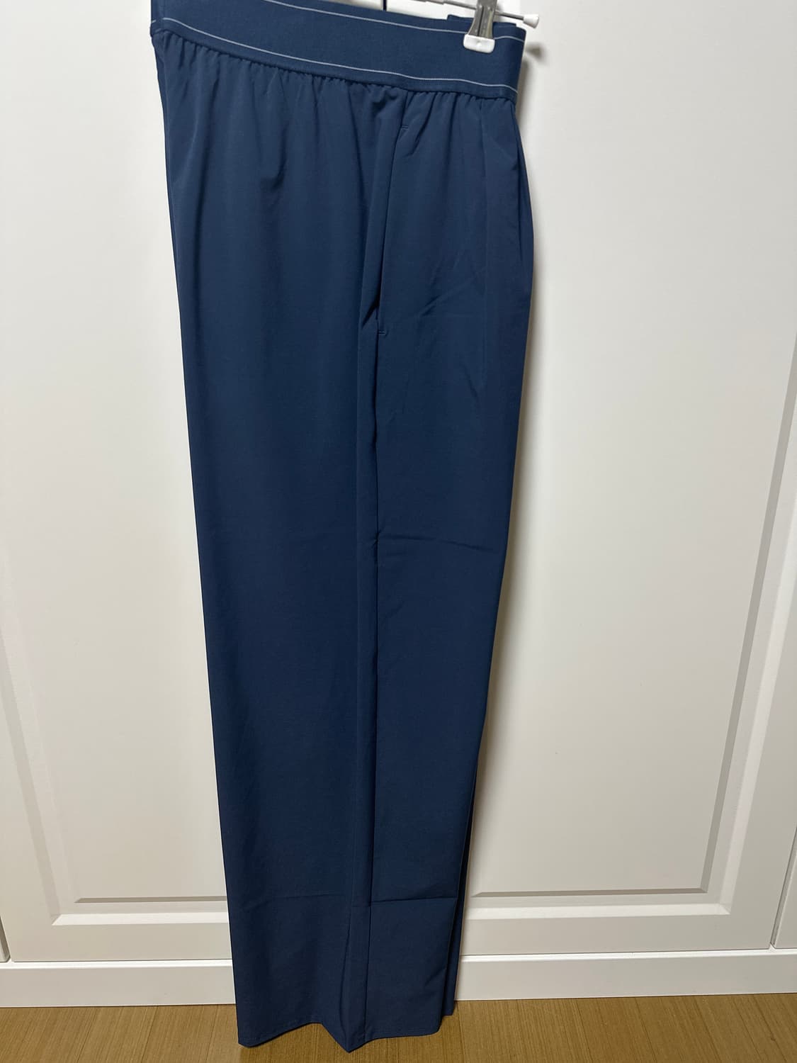 Alo 알로 수트업 트라우저 레귤러 S 네이비 새상품 상품이미지5