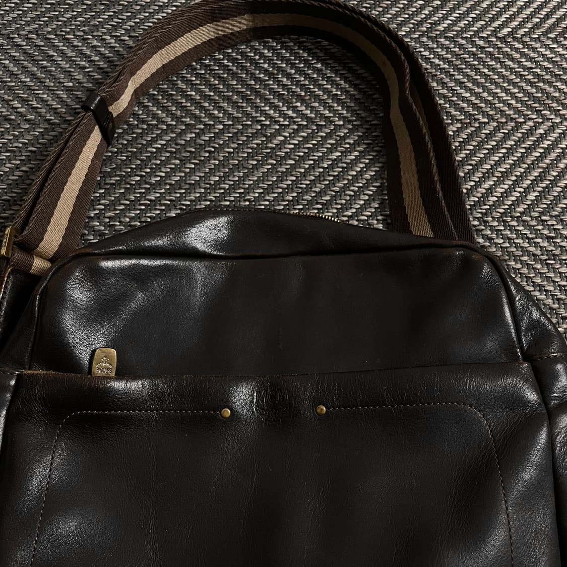 MCM 빈티지 레더 크로스백y 3918 상품이미지3