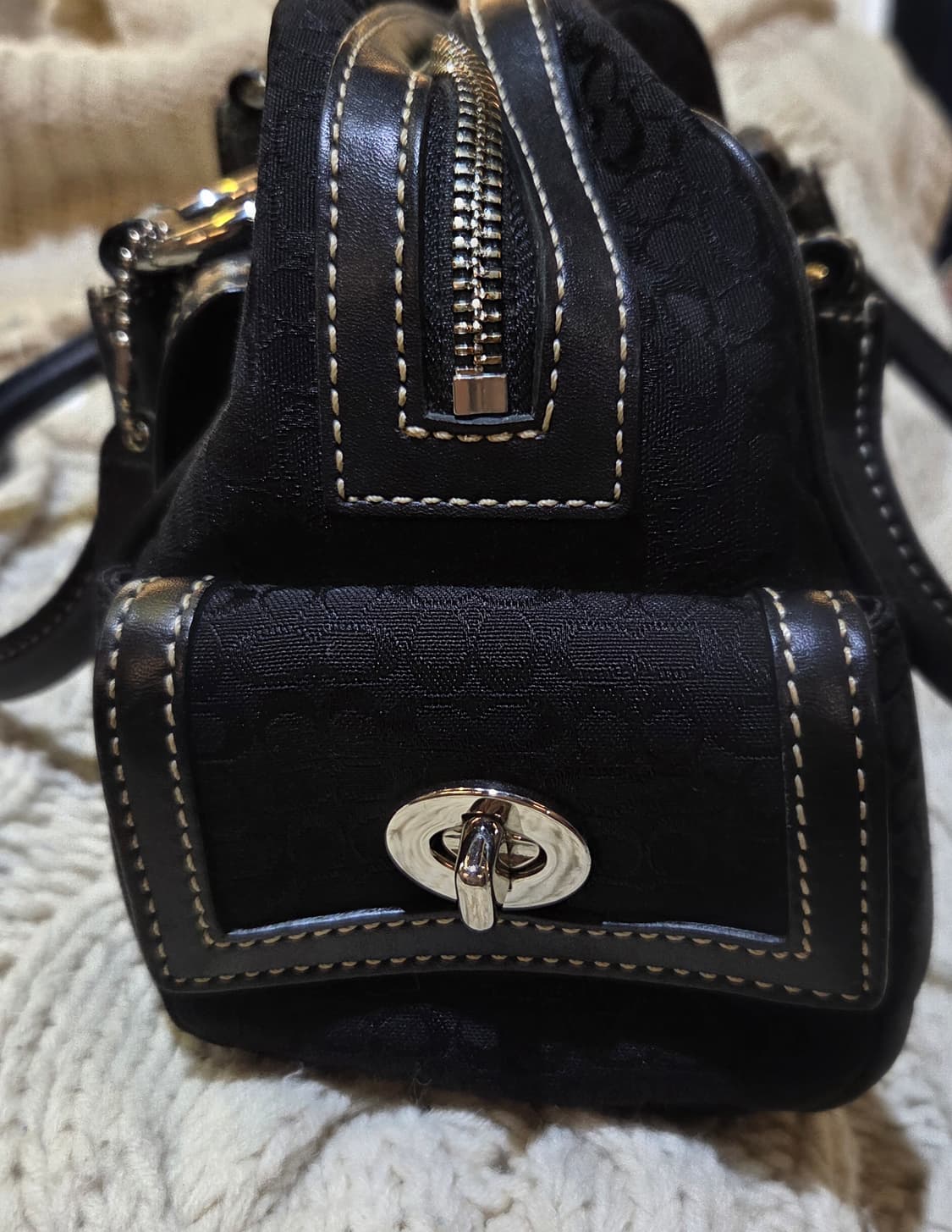 코치 로고패턴 블랙 토트백 상품이미지4