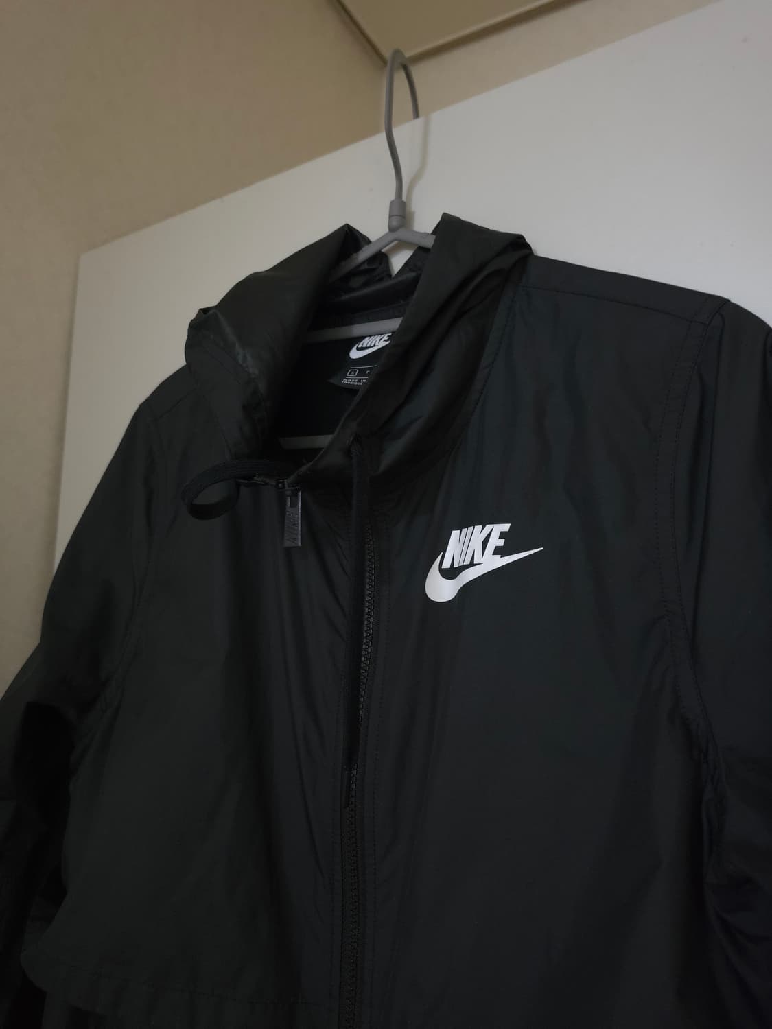나이키 블랙 바람막이 후드집업 상품이미지2