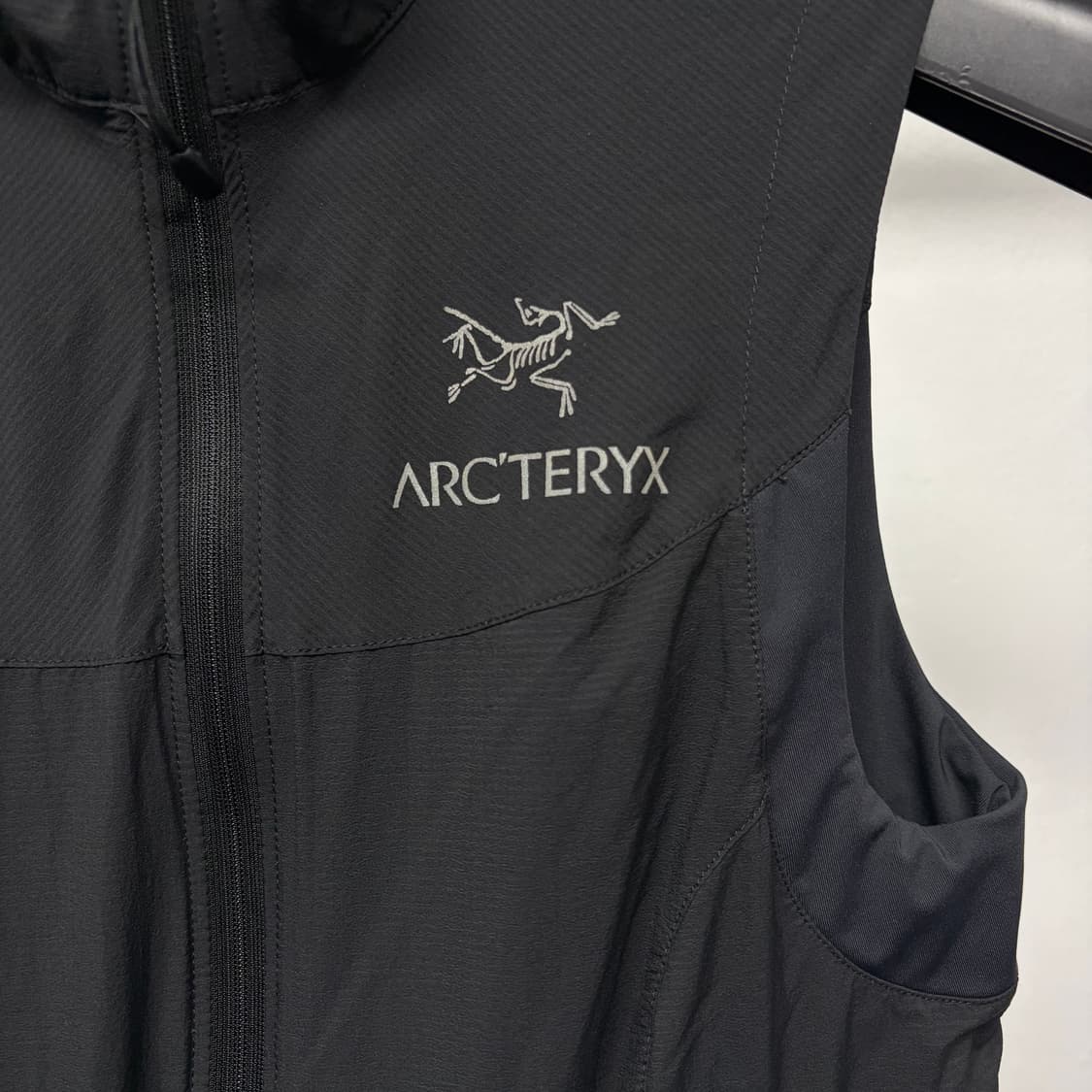 아크테릭스 경량 베스트 상품이미지5