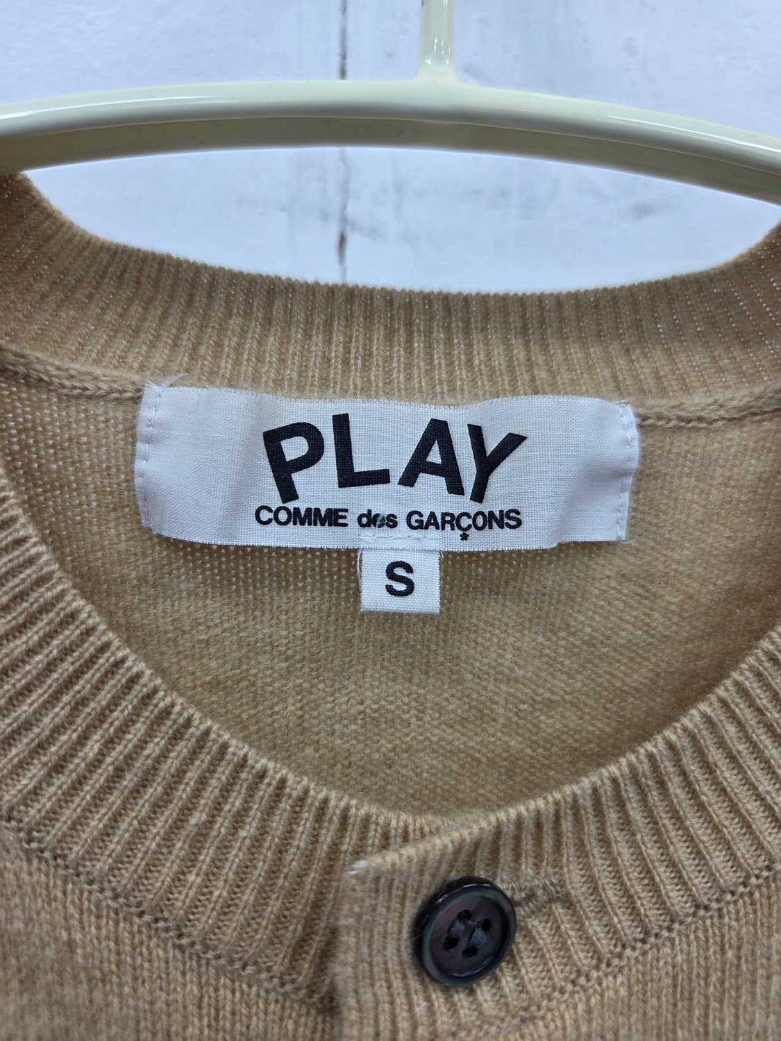 S 꼼데가르송 플레이 블랙와펜 가디건 베이지 상품이미지2