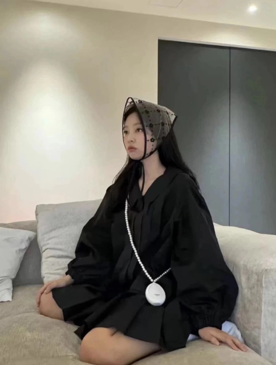 아모멘토 셔링 드레스 점퍼 블랙 상품이미지1