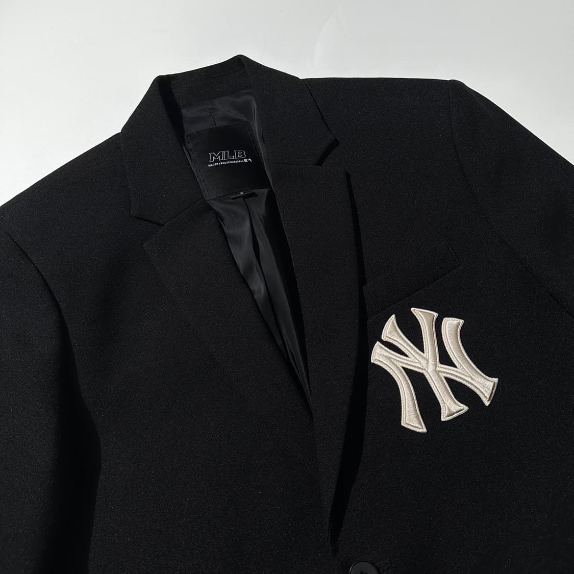 엠엘비 뉴욕양키즈 로고 싱글 블레이저 자켓 상품이미지4