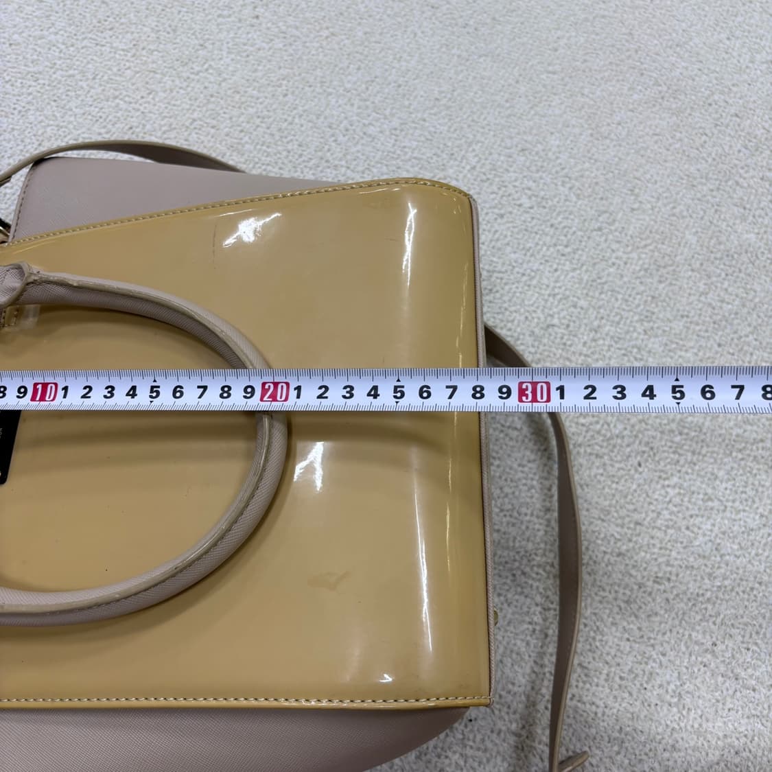 F 폴스부띠끄 런던 베이지 에나멜 토트백 0528Y 상품이미지9