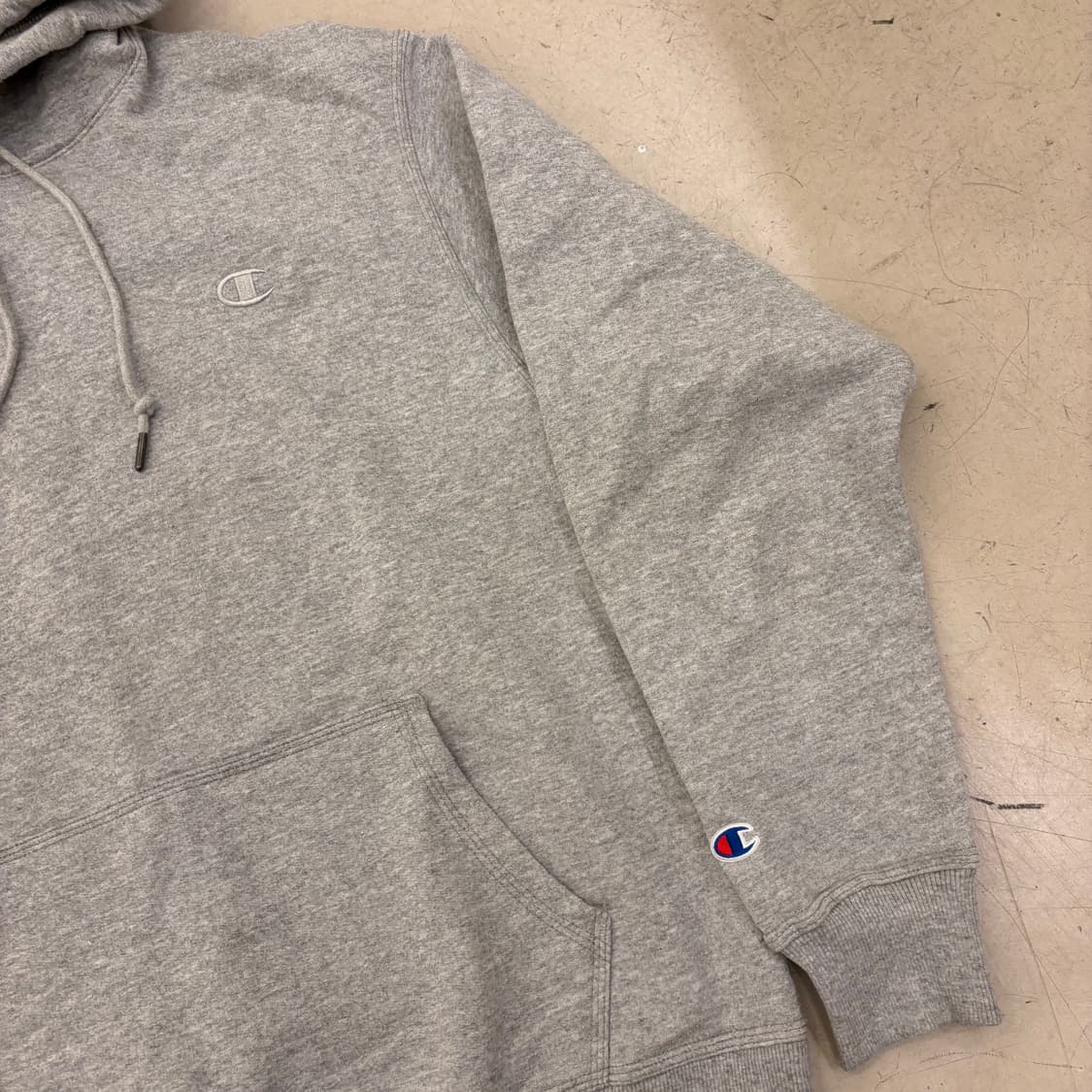 챔피온 그레이 스몰로고 후드티 상품이미지2