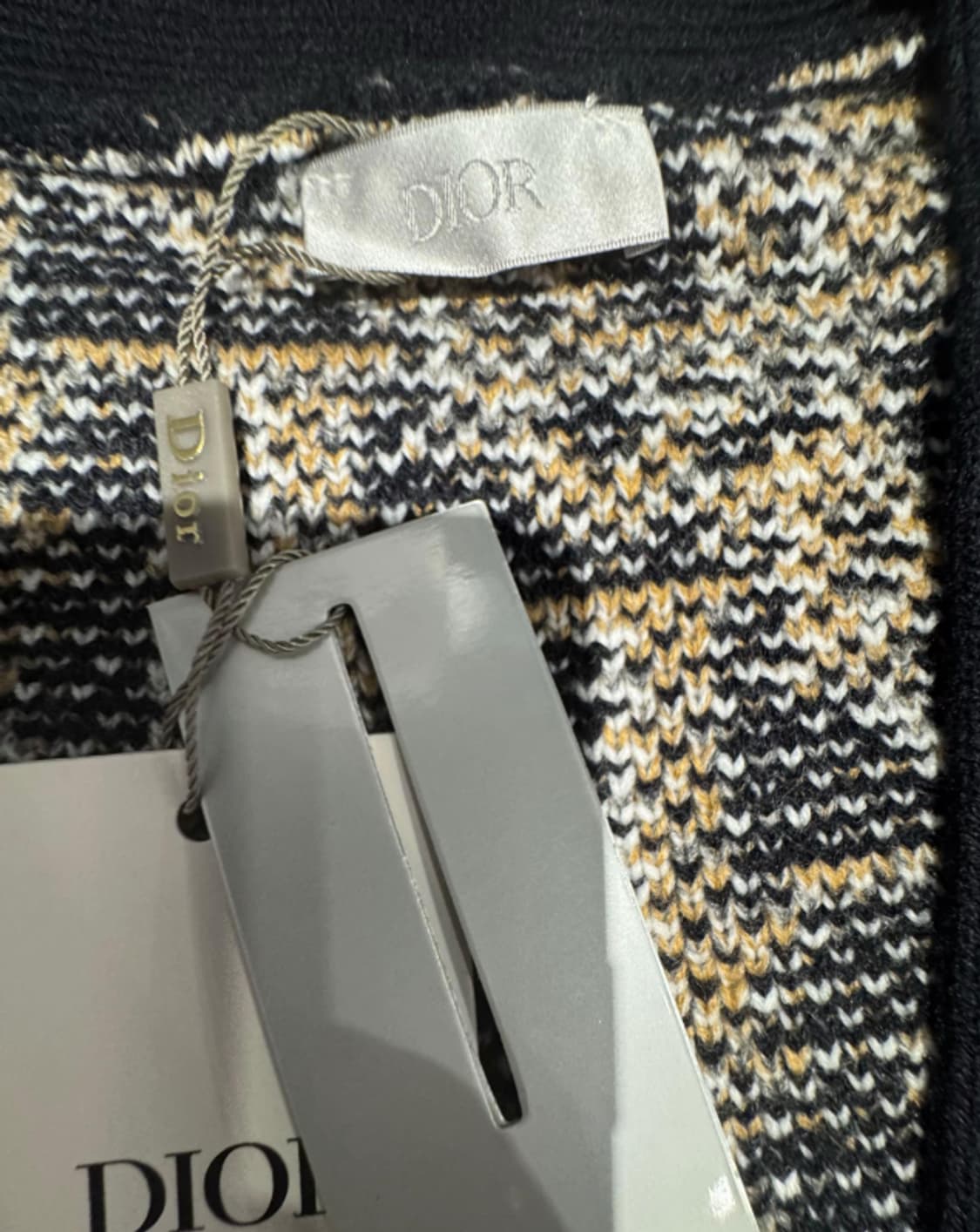 [디;올] 새상품 / 가디건/ L (약 여성 66~77 사이즈) 상품이미지3