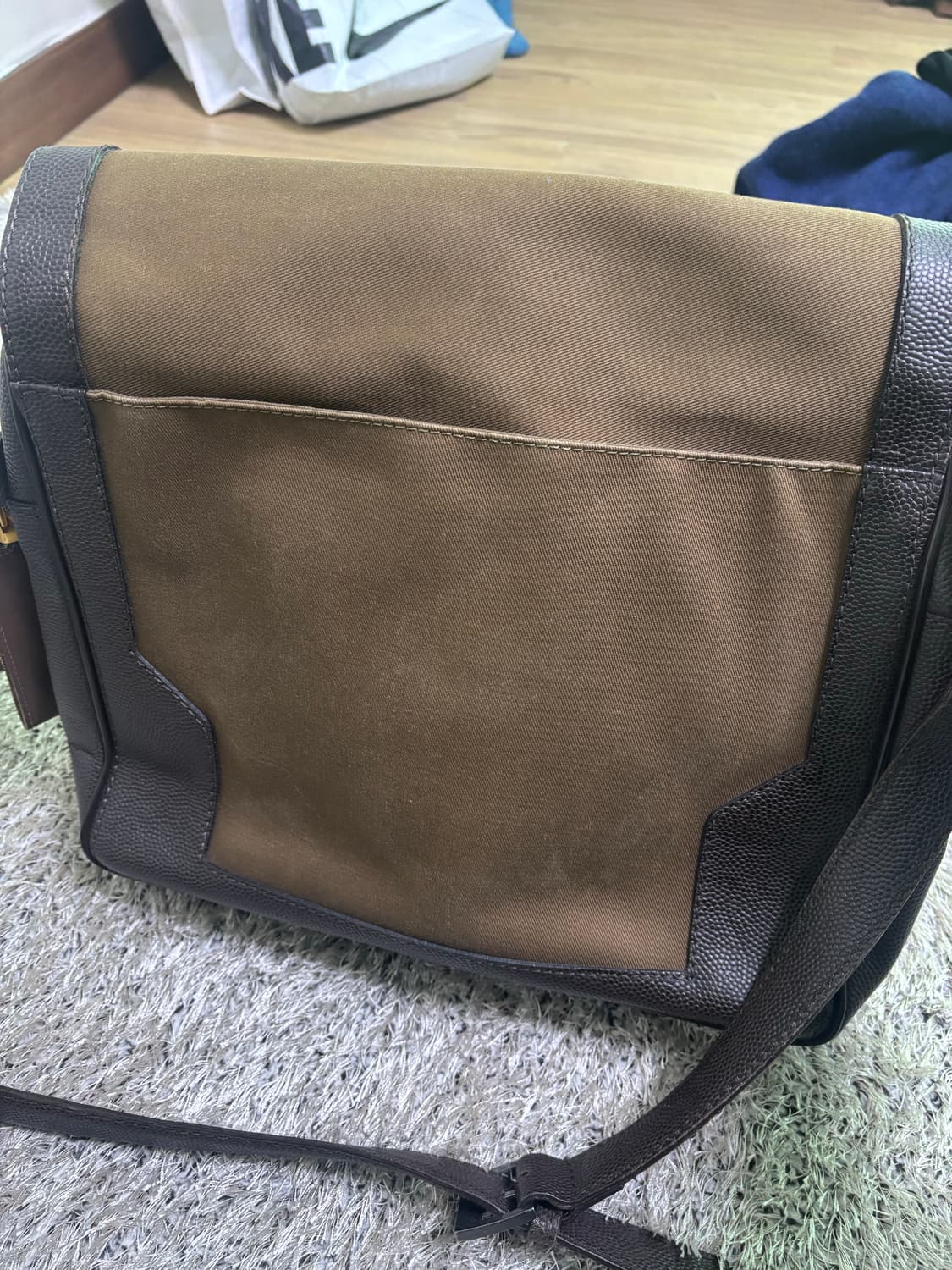 영국 브랜드 DUNHILL 가죽 컨버스 크로스백 상품이미지9