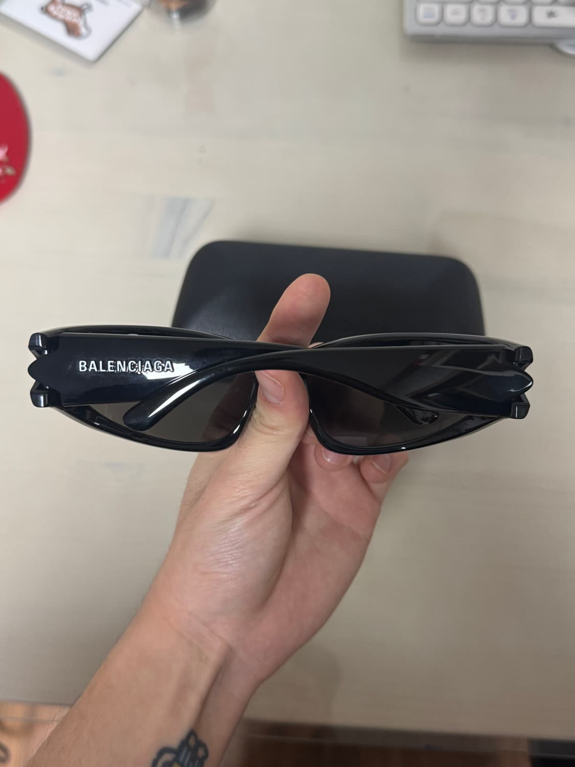 [OS] 발렌시아가 스위프트 오발 선글라스 블랙 상품이미지2