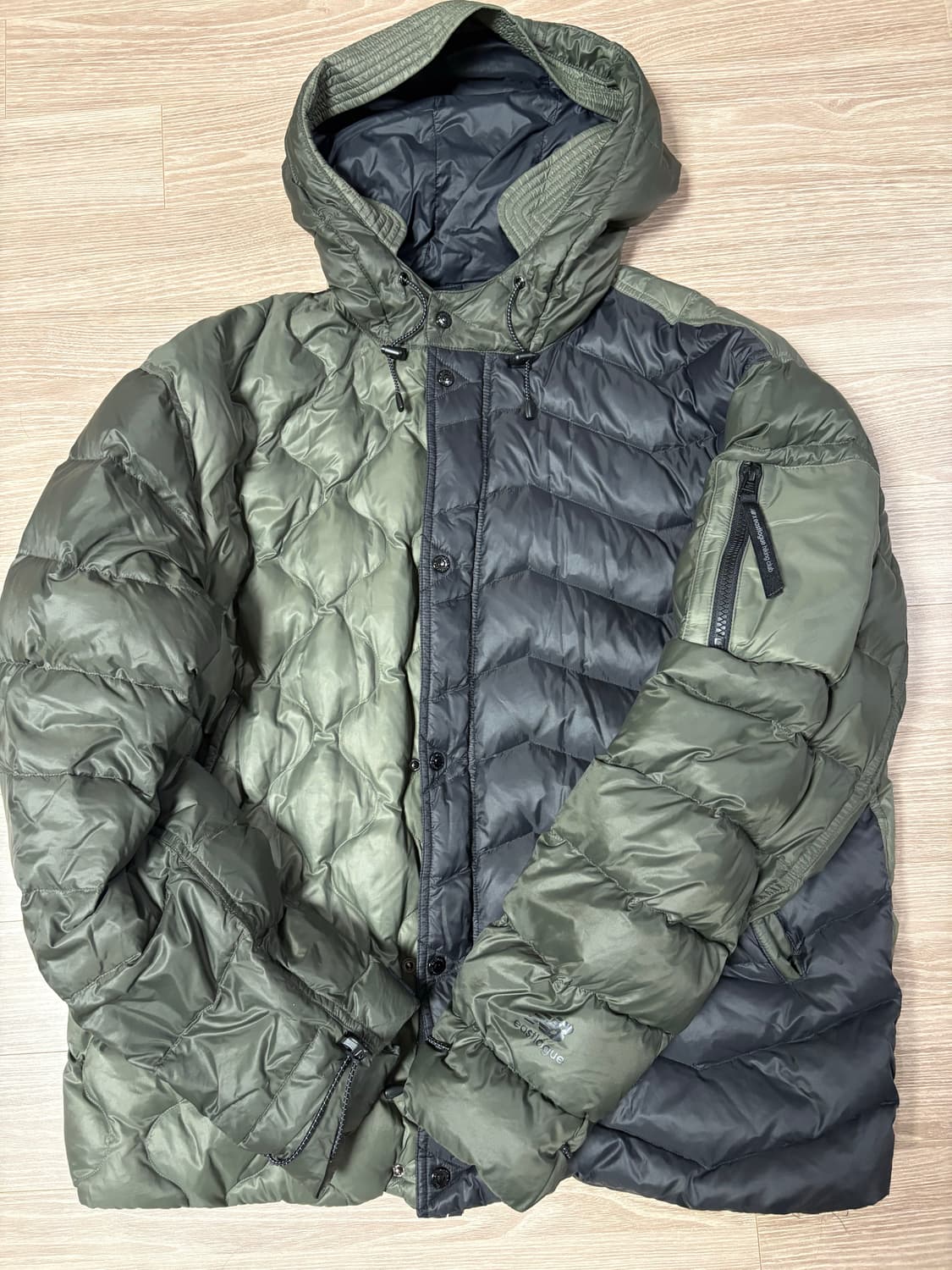 뉴발란스 이스트로그 콜라보 패딩 상품이미지1