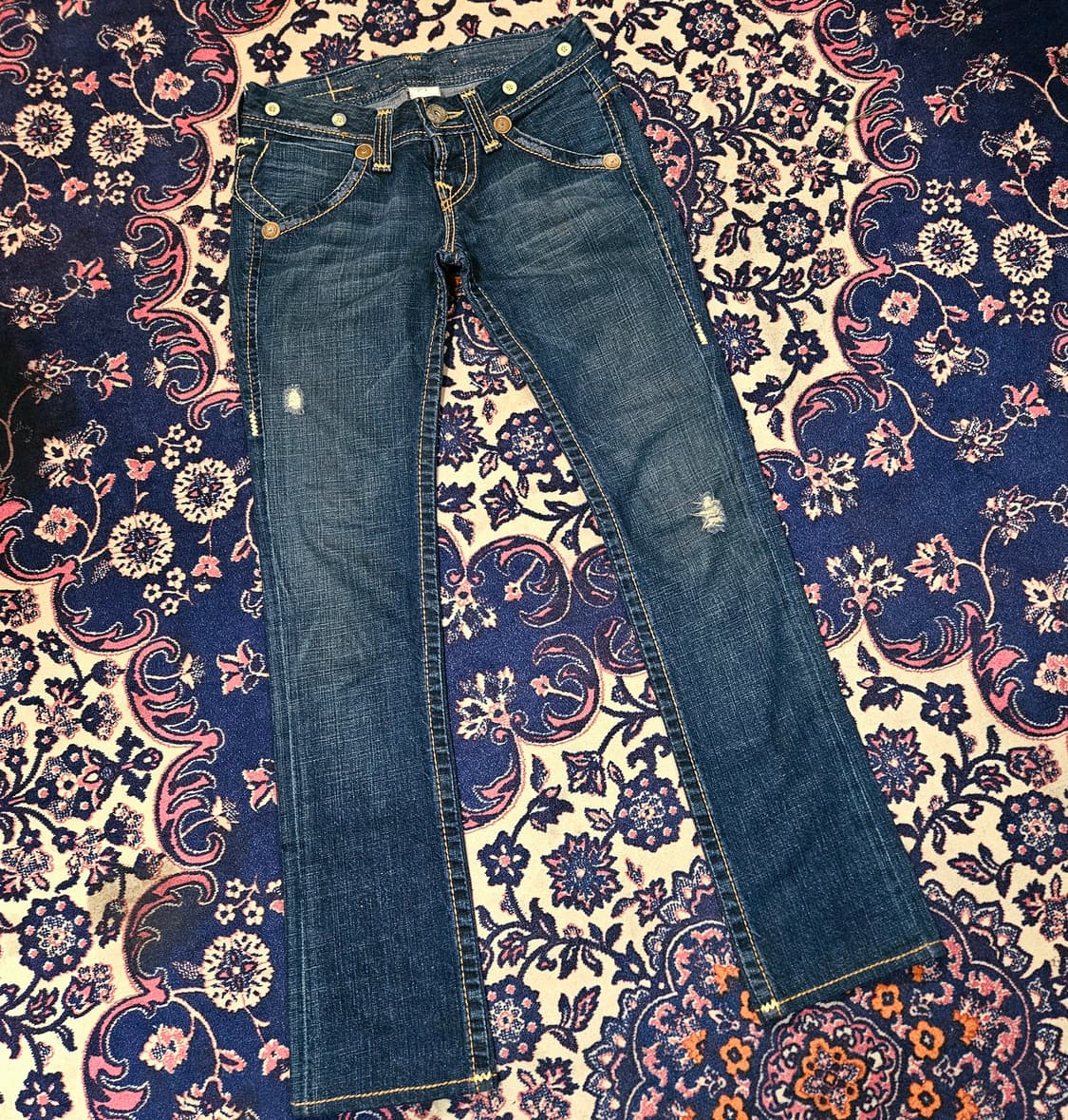 트루릴리젼 AVA BIG T 로우라이즈 세미 부츠컷 상품이미지2