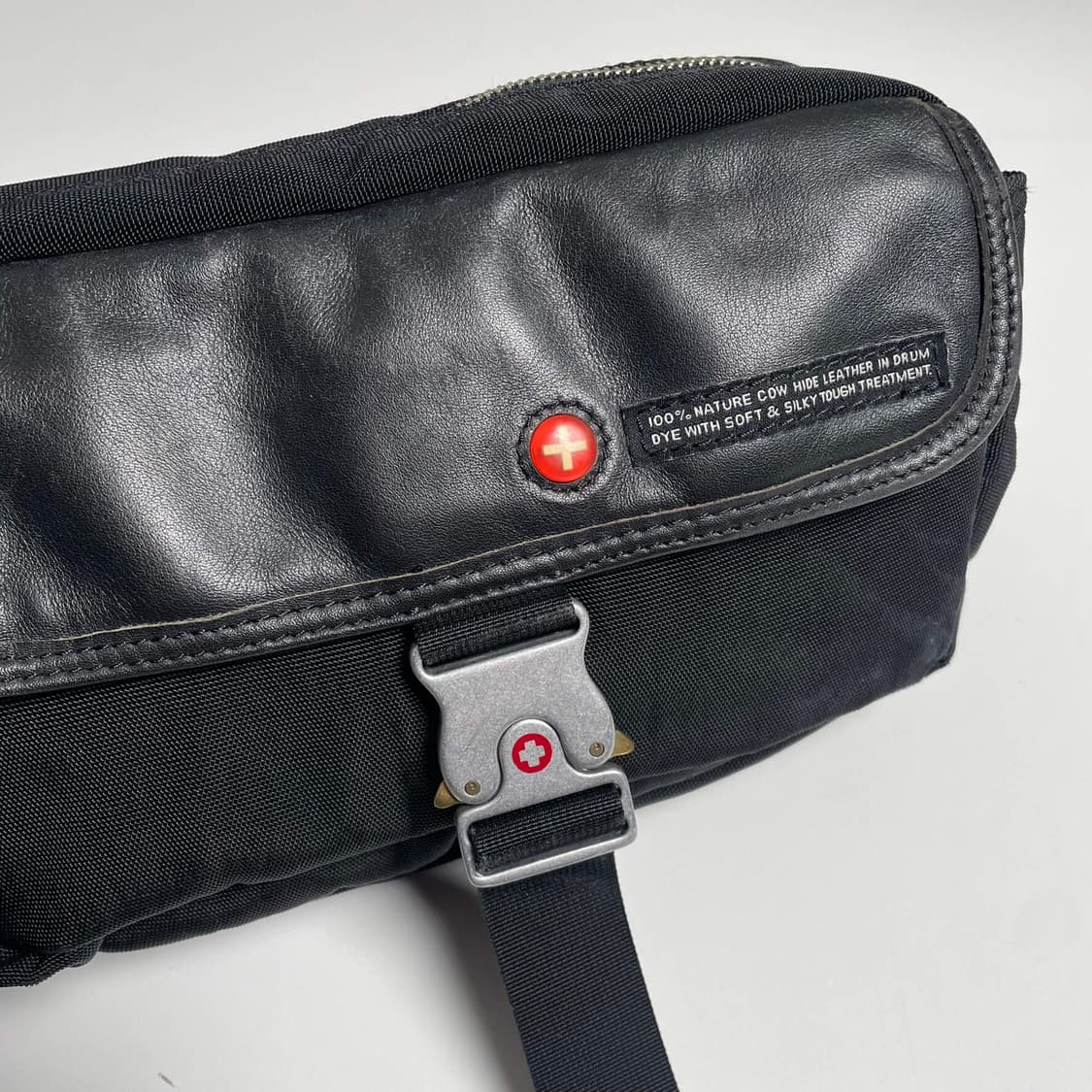 Tough jeansmith 소가죽 크로스백 상품이미지7