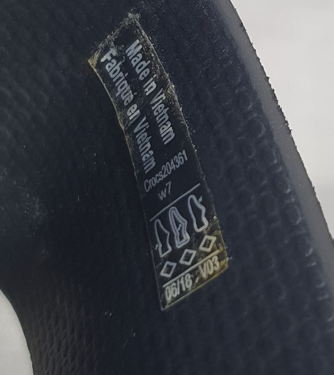 240mm 크록스 리나 엠벨리쉬드 도르세이 샌들 블랙  상품이미지9