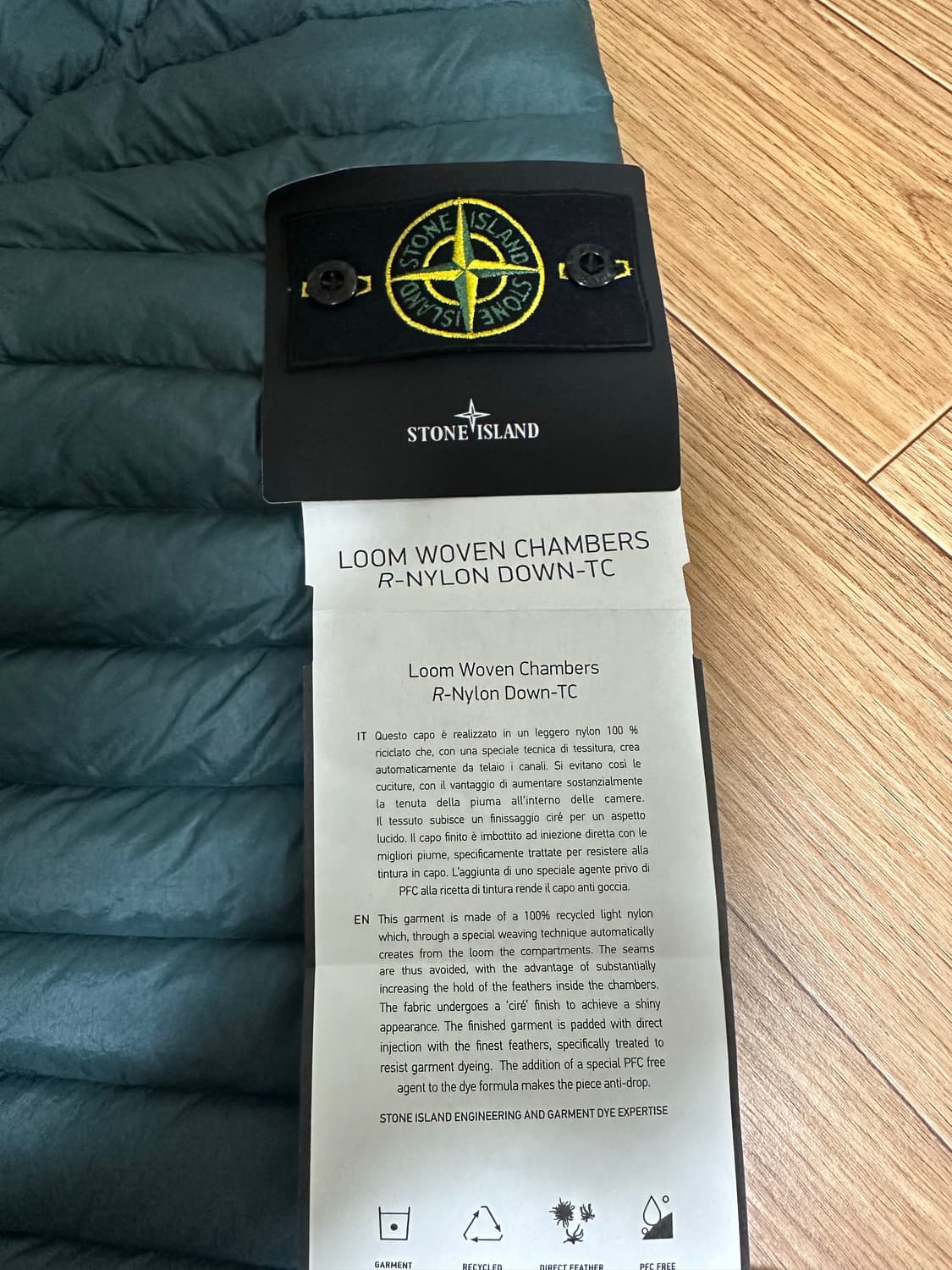 스톤아일랜드 룸우븐 패커블 M사이즈 경량패딩 새상품 판매 상품이미지2