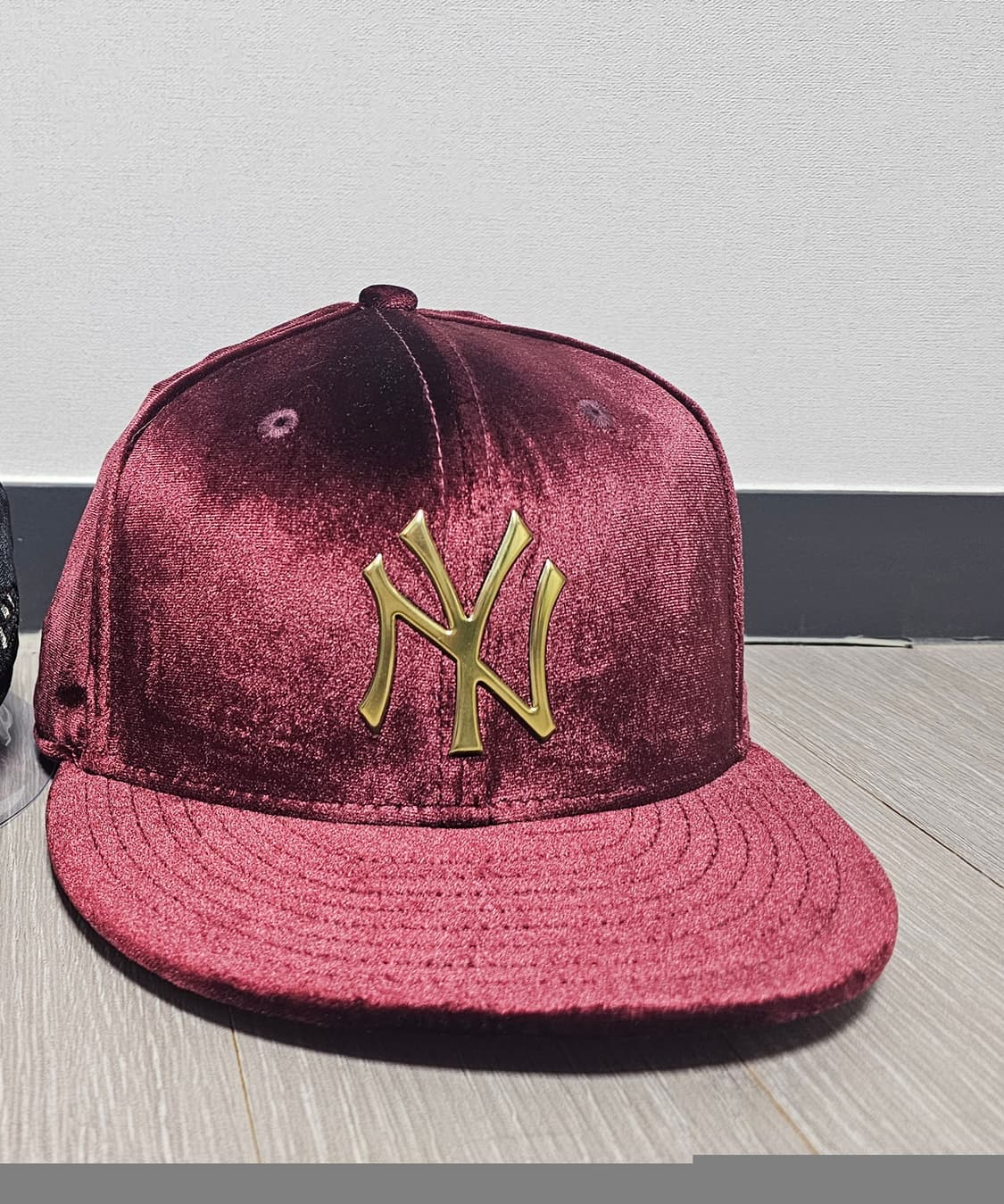 뉴에라 뉴옥양키스 벨루어 스냅백 버건디 (미디움라지) 상품이미지2