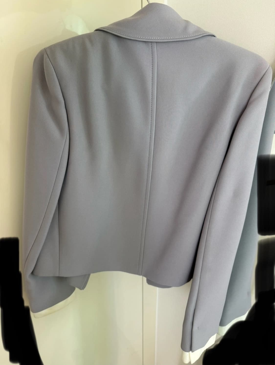 미우미우 크롭 자켓 정품 라벤더 색상 상품이미지5