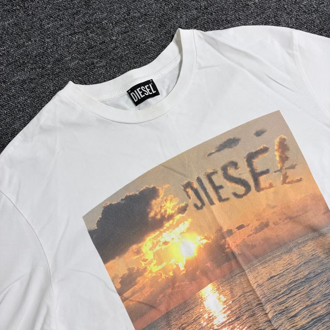 디젤 선셋 프린트 반팔티 상품이미지2