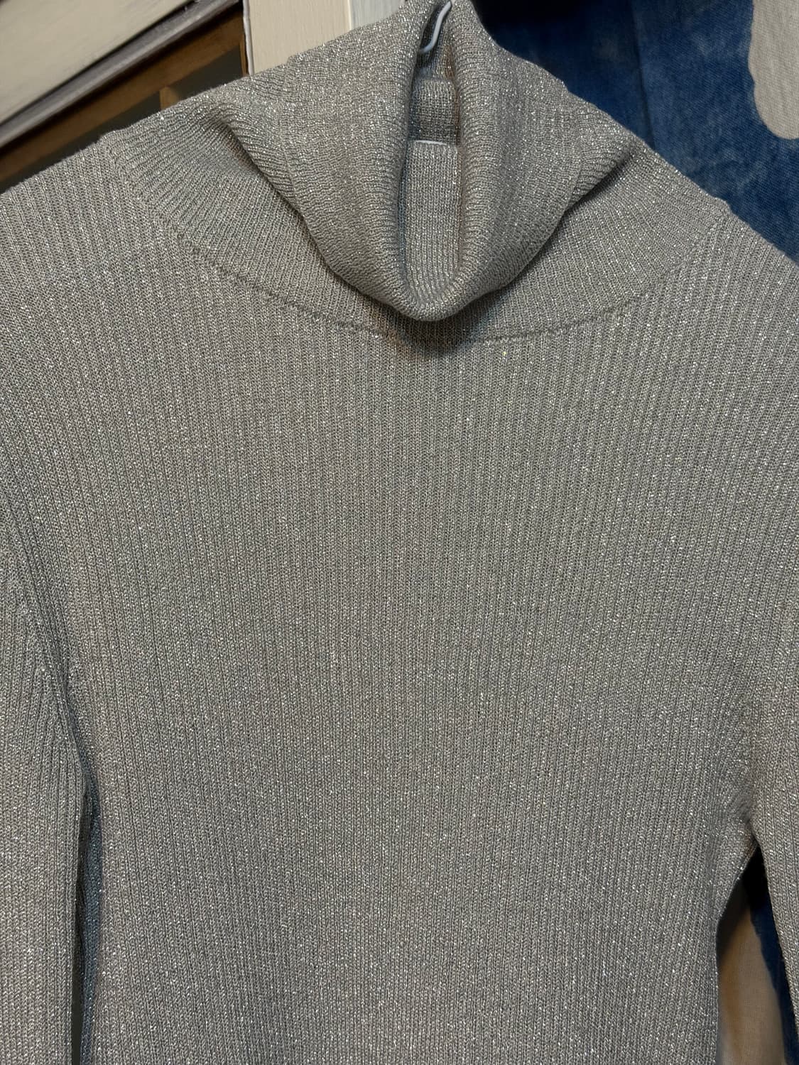 JUCY JUDY 회색 터틀넥 니트 상품이미지2