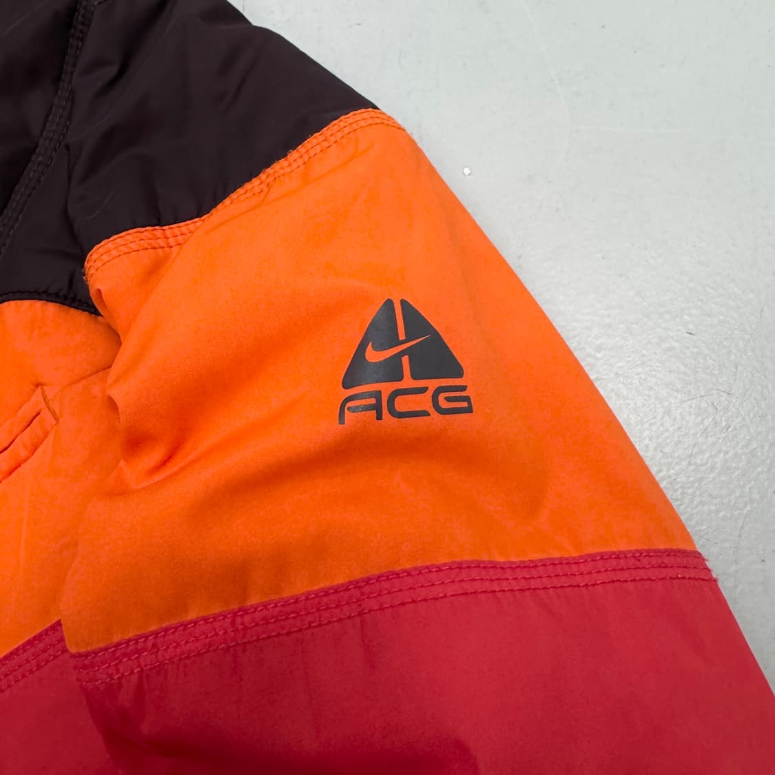 나이키 ACG 브라운 레드 배색 고프코어 경량패딩 자켓 상품이미지4