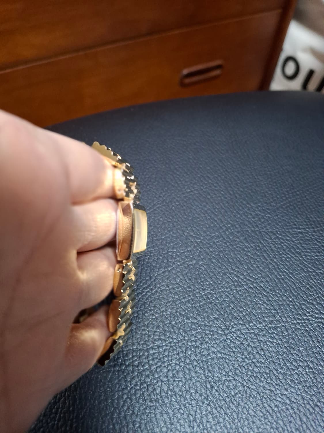 (마지막특가) 돌체앤가바나 금장 사각 시계 상품이미지6