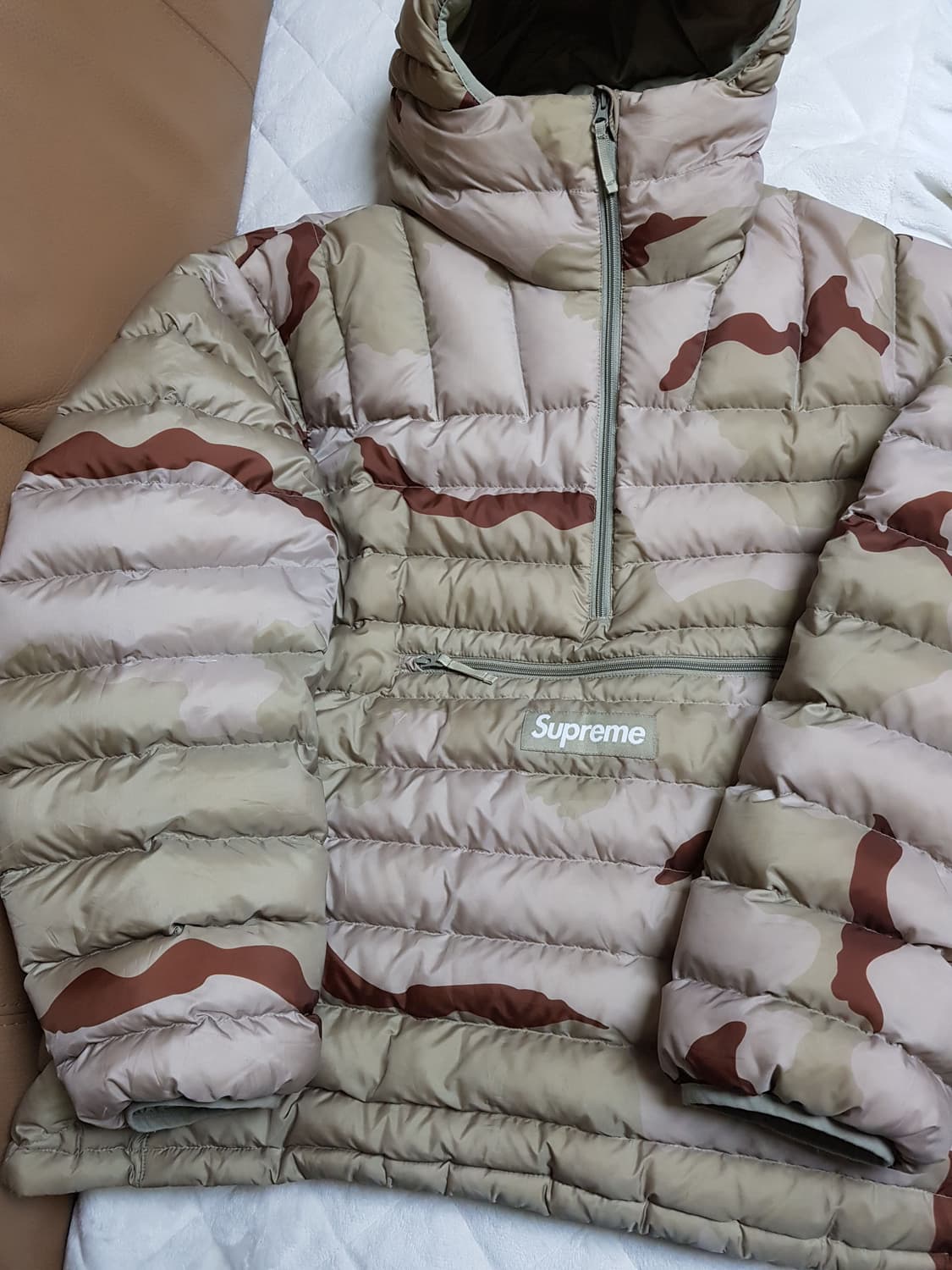 슈프림 마이크로 다운 하프 집 후드 패딩 데저트 카모 24FW 상품이미지1