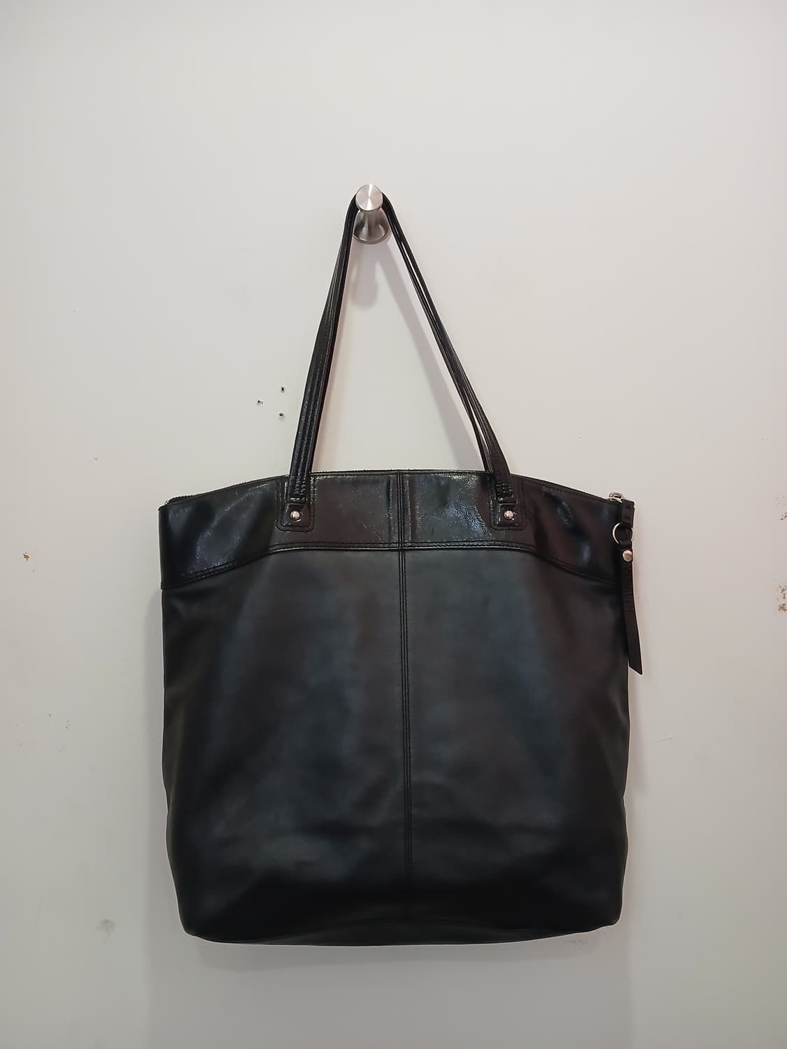 코치블랙로고 숄더백 토드백 상품이미지5