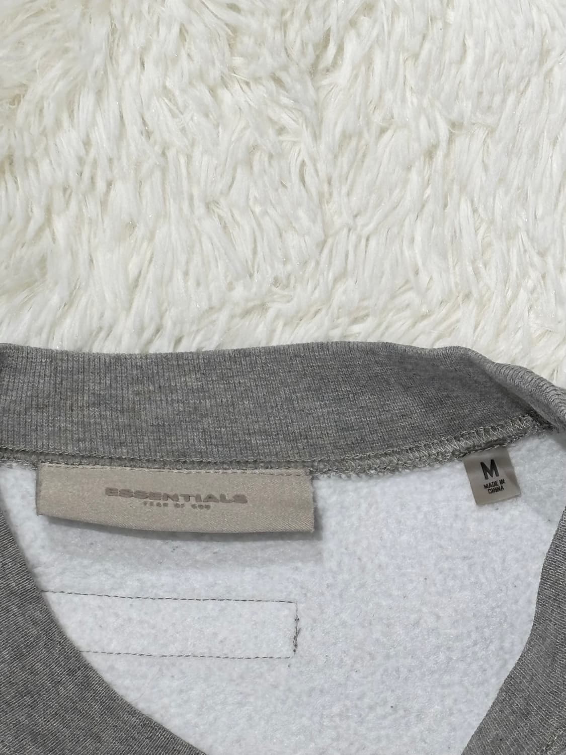 에센셜 빅로고 그레이 맨투맨 상품이미지6