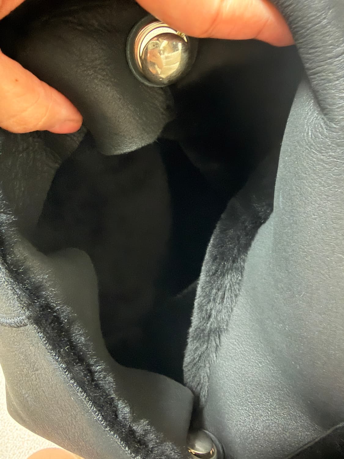 미닛뮤트 fable 무스탕 chain back black 상품이미지6