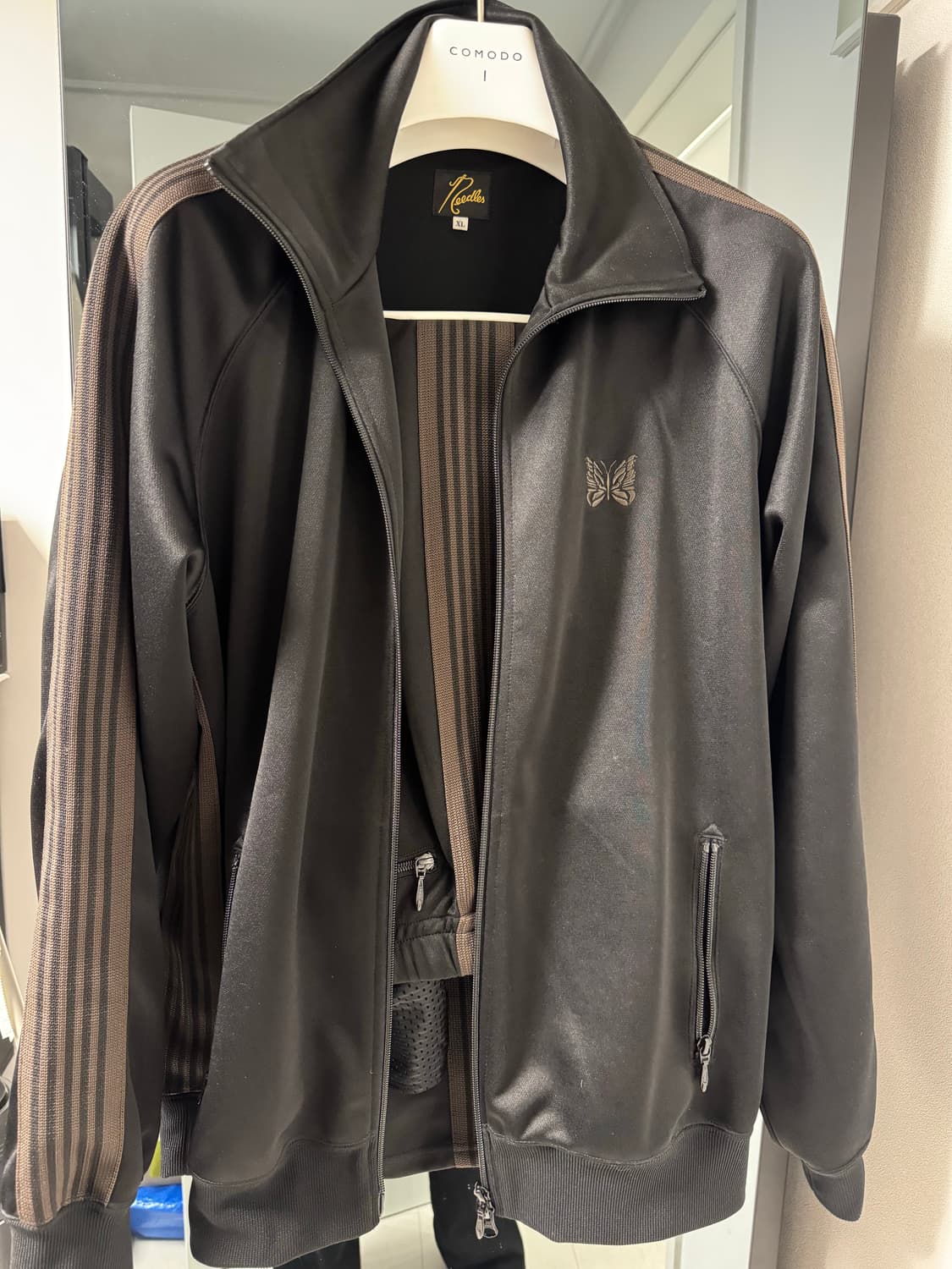 니들스 폴리 스무스 트랙 셋업 블랙+다크브라운 상품이미지1