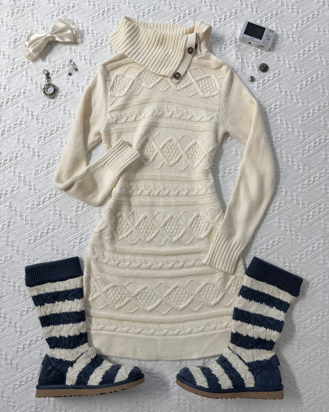 폴딩 버튼 넥 케이블 니트 원피스 상품이미지2