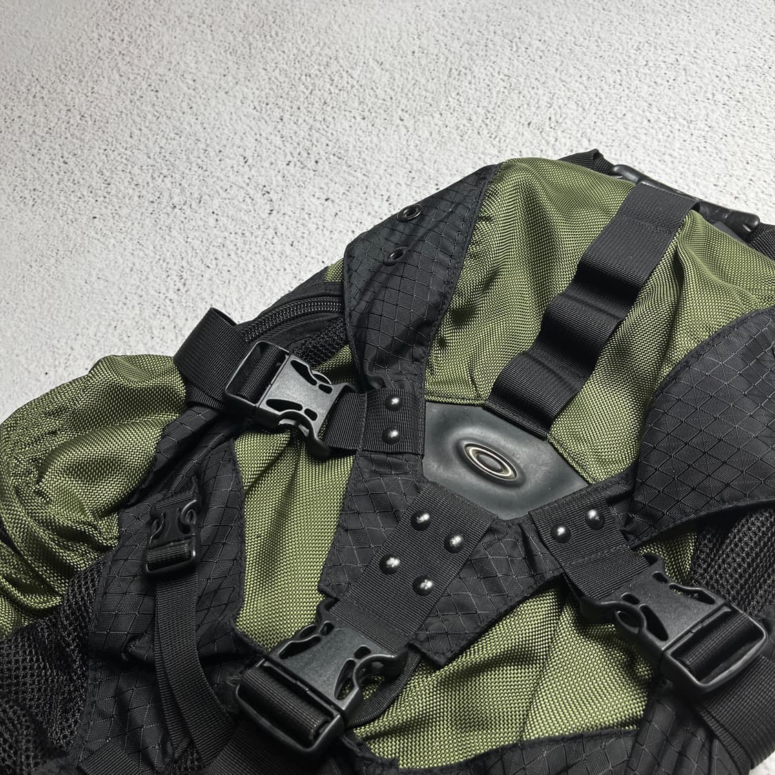 Vintage 00s Oakley Icon Backpack 2.0 상품이미지3