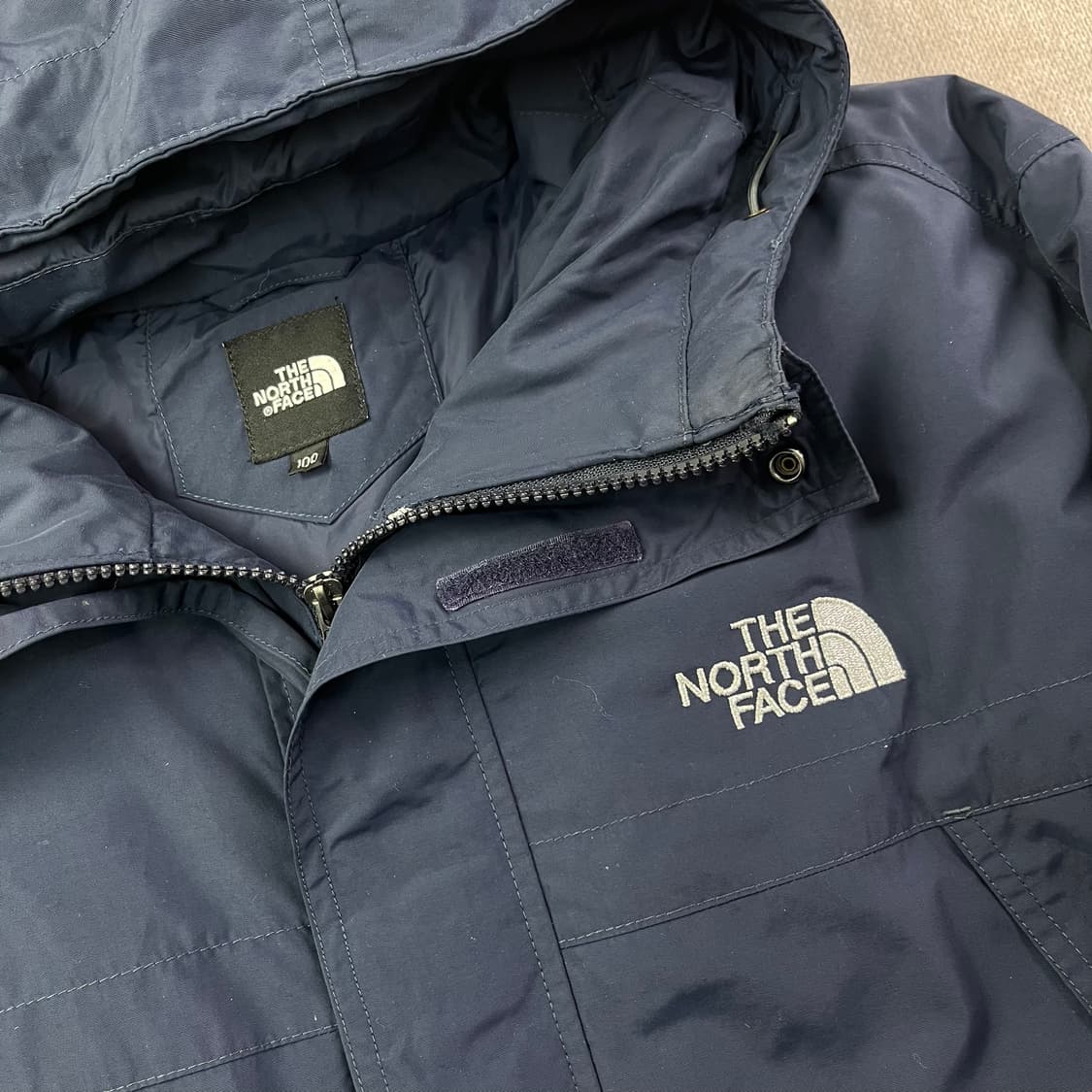 100 노스페이스 사이드로고 네이비 600 덕다운 패딩 상품이미지2