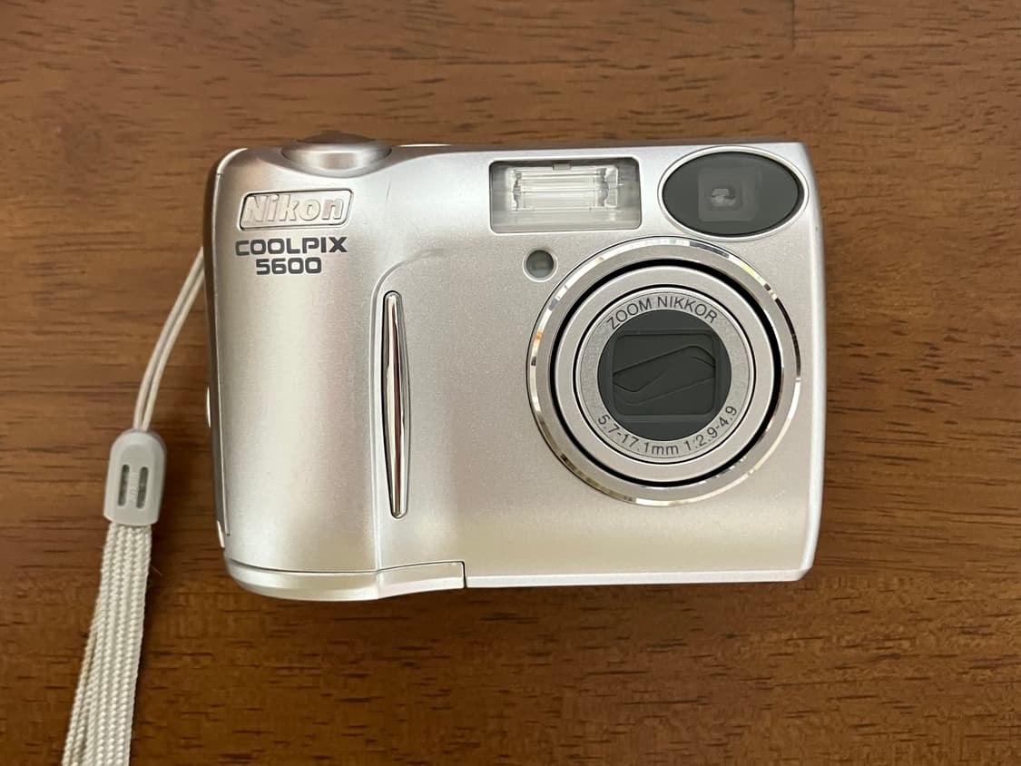 니콘 쿨픽스 5600 상품이미지1