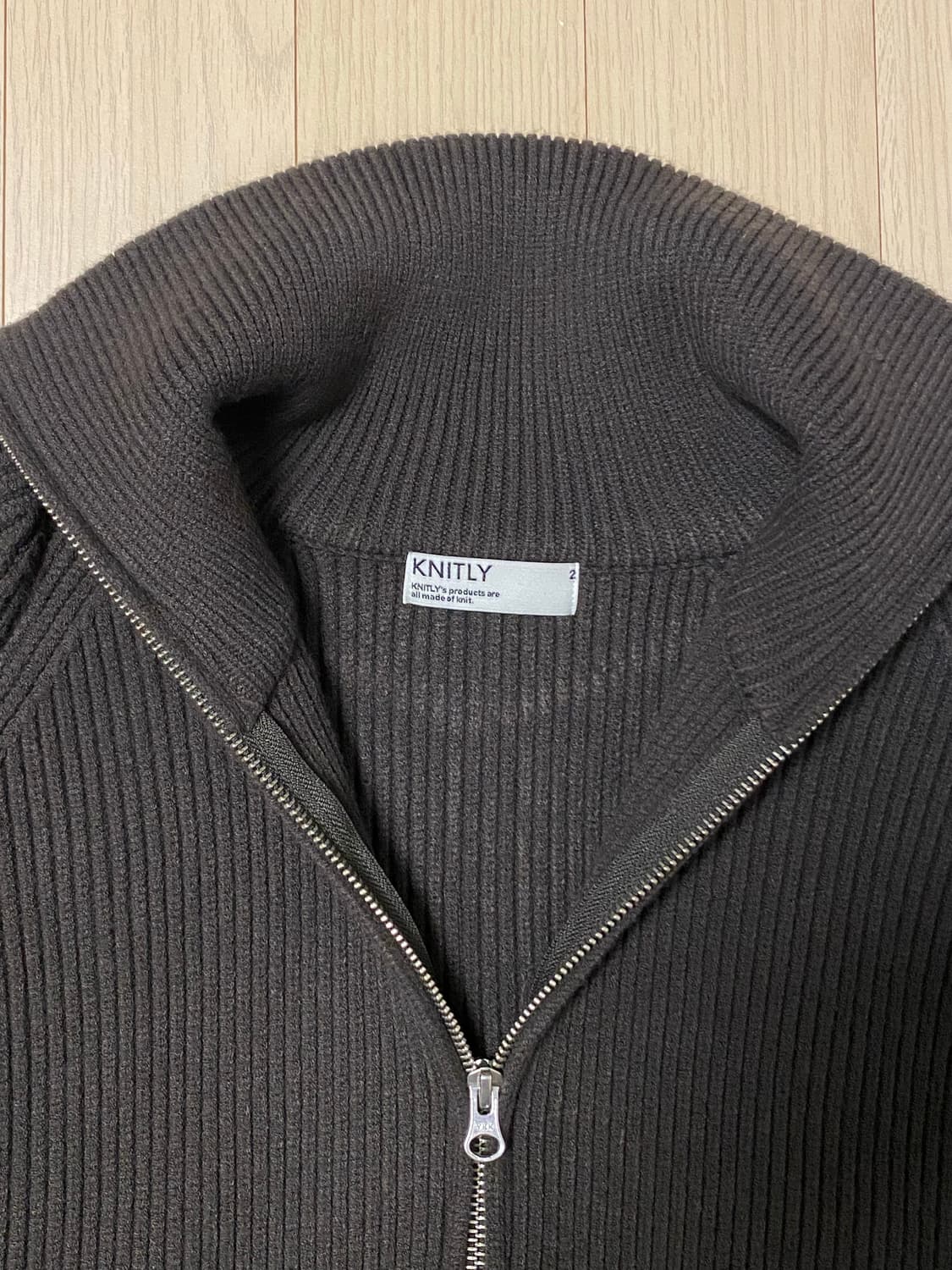 새상품) 니틀리 립 집업 가디건 애쉬 브라운 2사이즈 상품이미지7