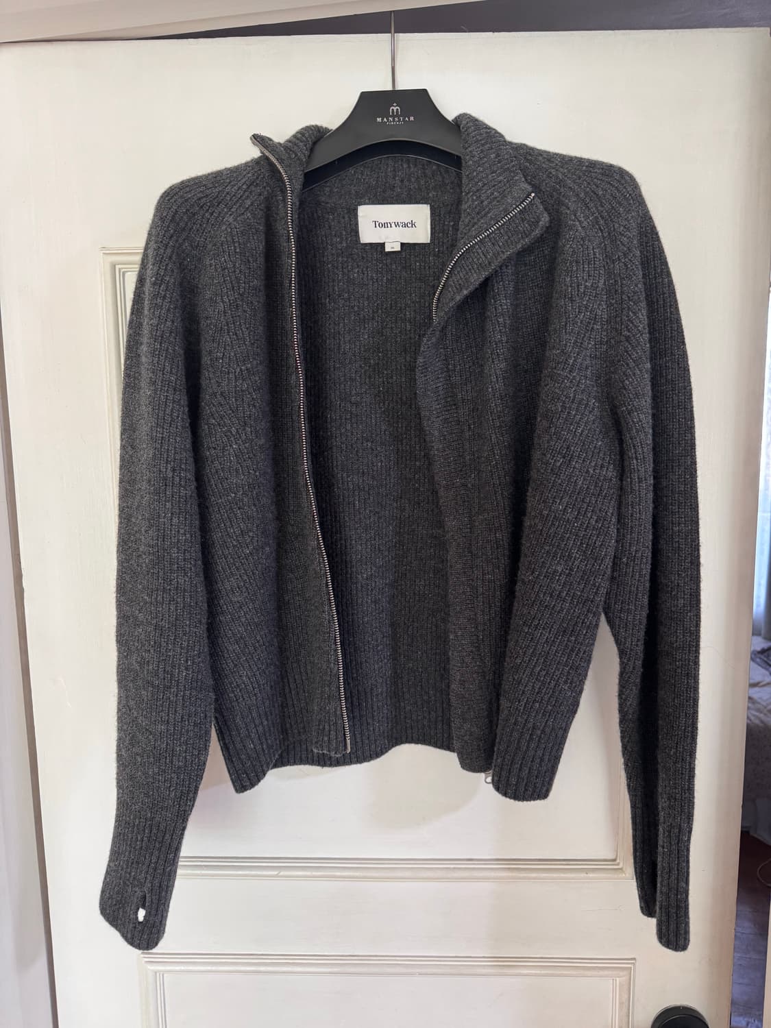 토니웩 Wool Diagonal Zippered Sweater 차콜 상품이미지1