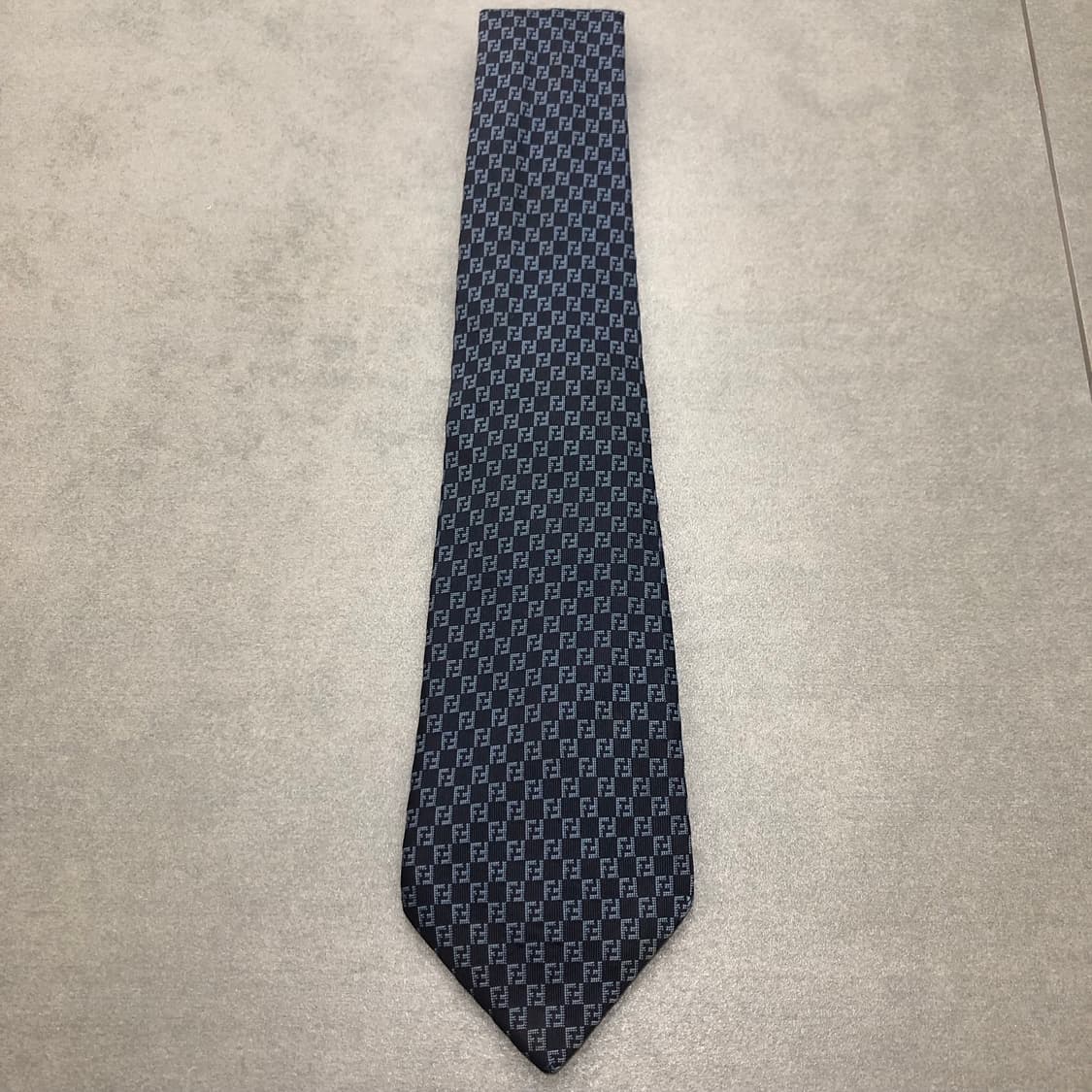 펜디 이태리 주카 모노그램 넥타이 상품이미지1