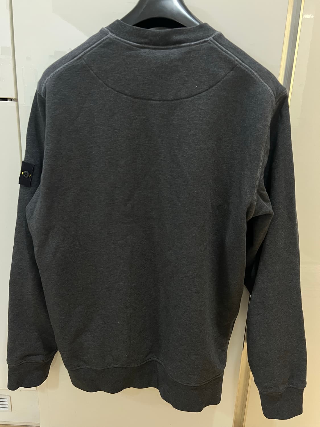 25fw 스톤아일랜드 차콜맨투맨 xl (새상품급) 상품이미지2