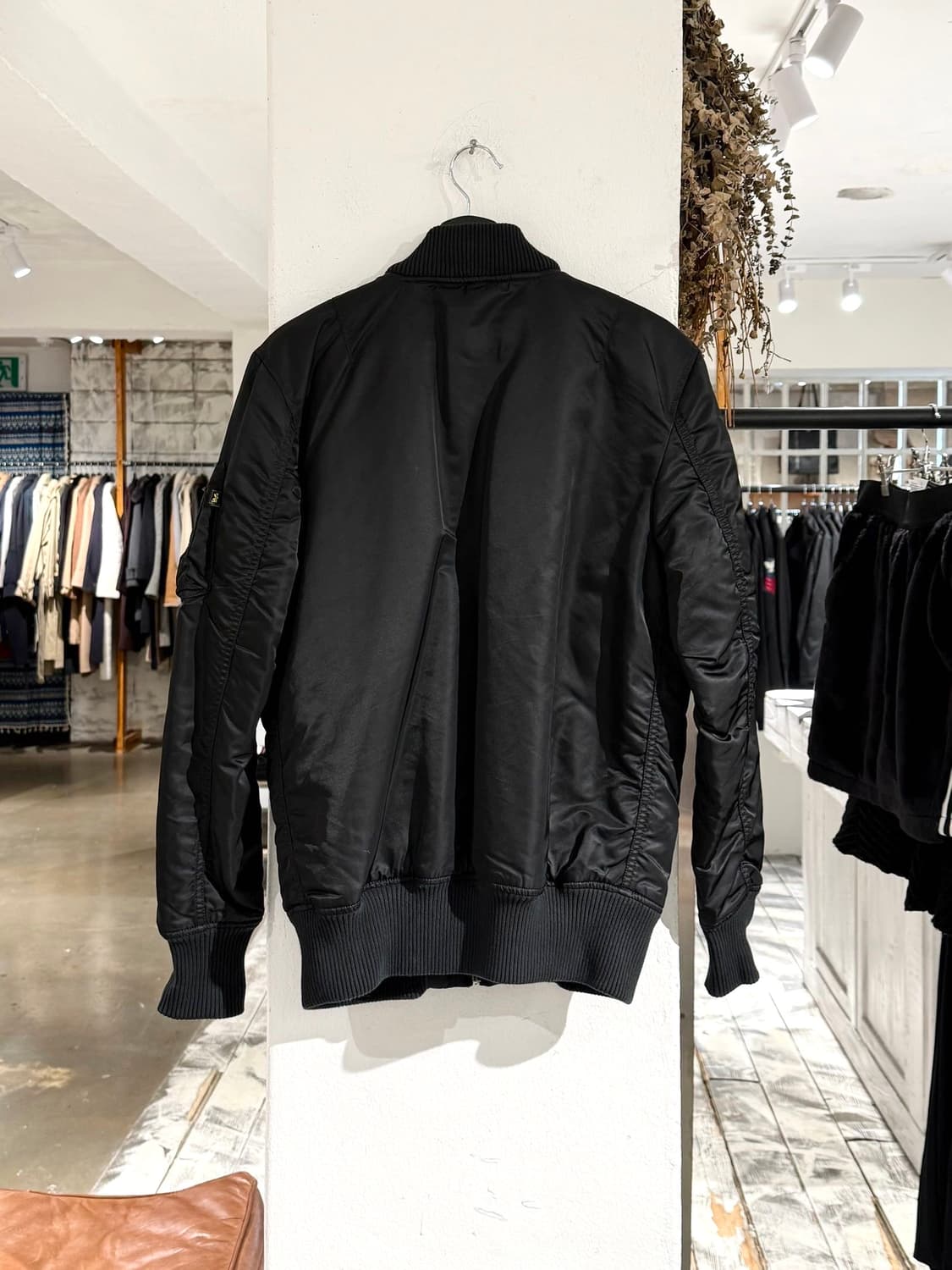 알파인더스트리 블랙 MA-1 디-텍 나일론 봄버 자켓 상품이미지6