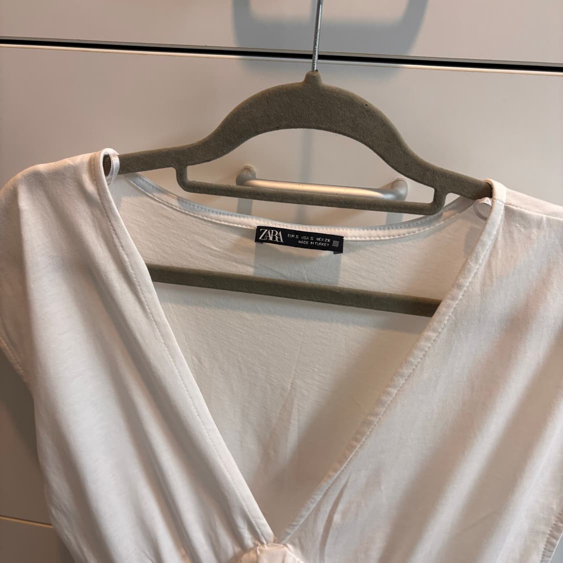 ZARA 화이트 랩 셔링 블라우스 상품이미지2
