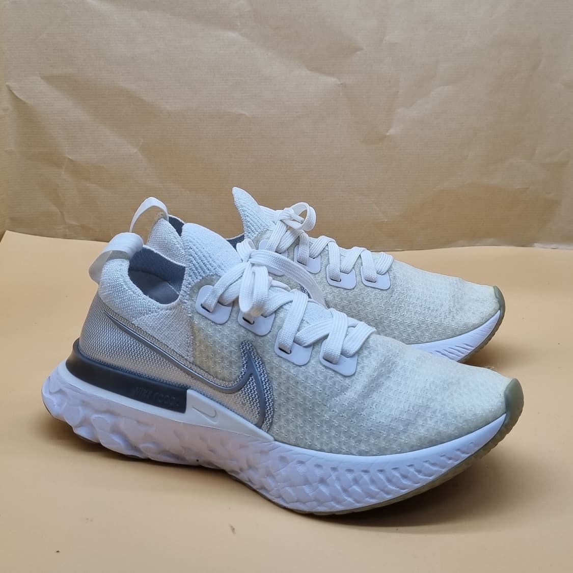 나이키 리액트 인피니티런 플라이니트3 250. 상품이미지1